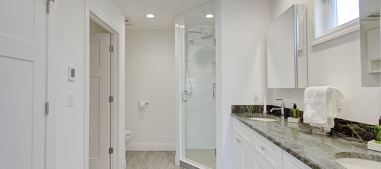 Master Bath & Walk-In Closet